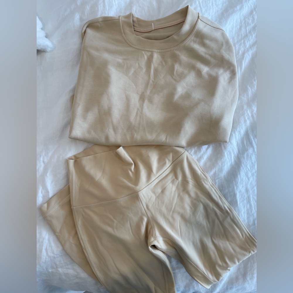 Lululemon high rise pant 25” and perfectly oversized crop crew “Softstreme” Sz 4